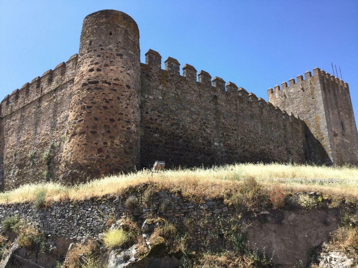 Casa Rural Castillo De Segura Segura de Leon ภายนอก รูปภาพ